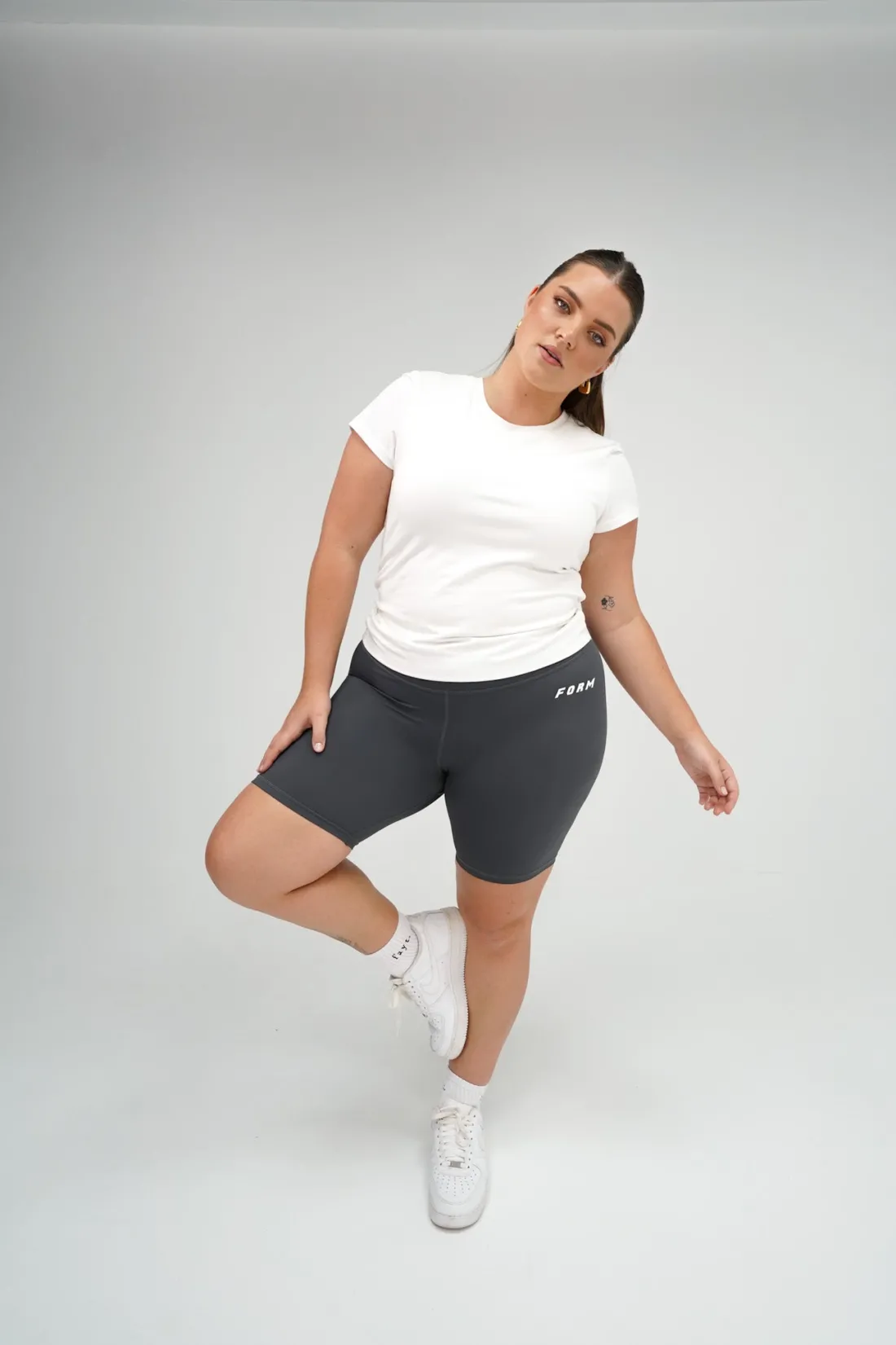 Fayt Activewear | Activewear | FORM BASE SHORT GREY